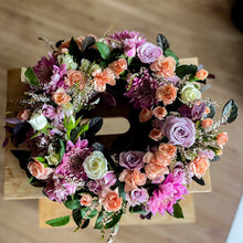 Load image into Gallery viewer, 24CM ROUND WREATH